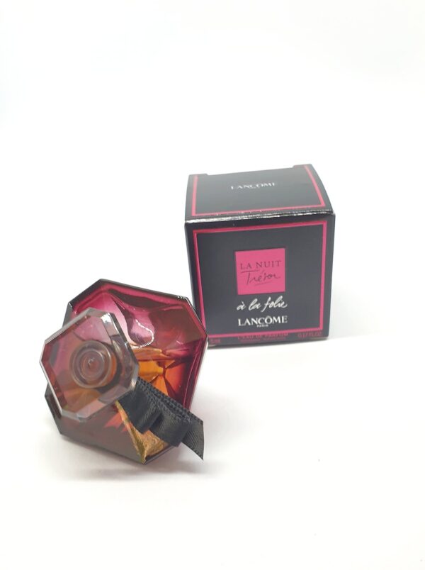 Miniature de parfum La nuit Trésor à la folie de Lancôme 5ml