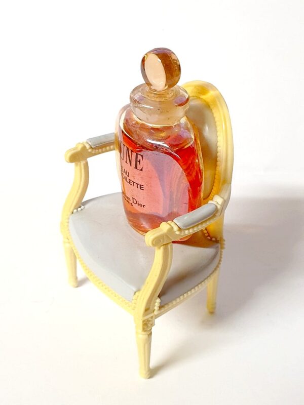 Miniature de parfum Dune mini fauteuil de Dior
