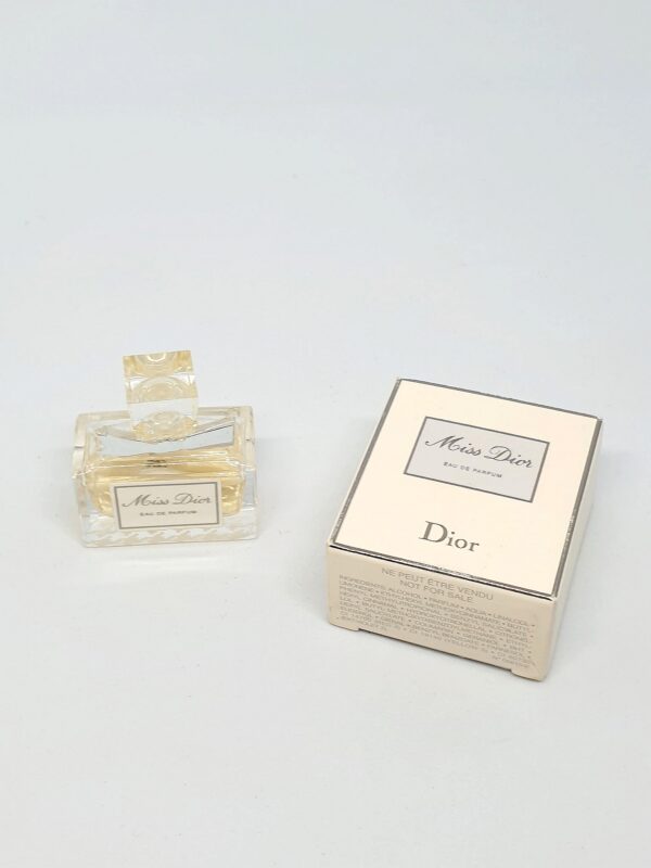 Miniature d'Eau parfum Miss Dior