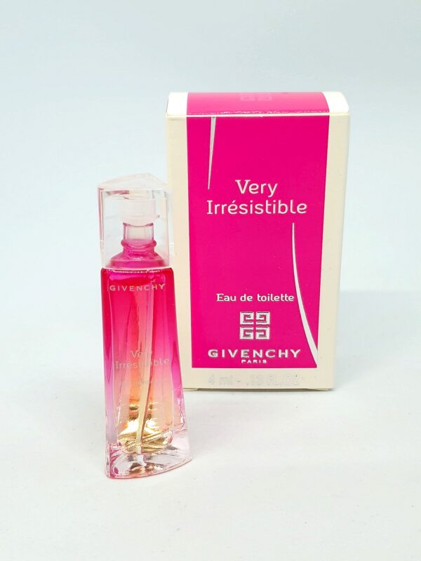 Miniature de parfum Very irrésistible de Givenchy