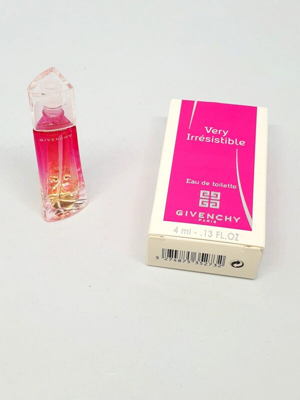 Miniature de parfum Very irrésistible de Givenchy
