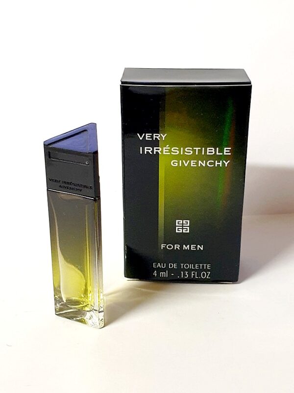 Miniature de parfum Very Irrésistible for men de Givenchy
