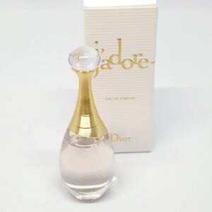 Miniature de parfum J'adore de Dior