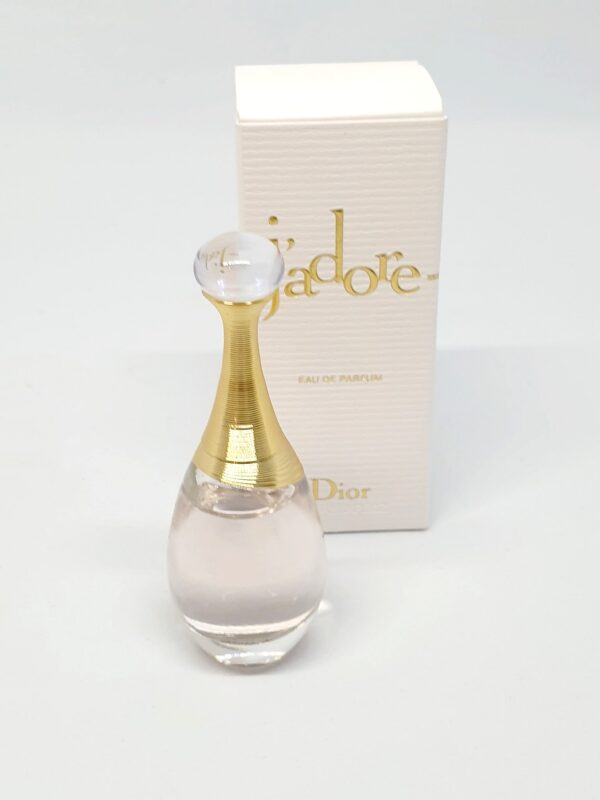 Miniature de parfum J'adore de Dior