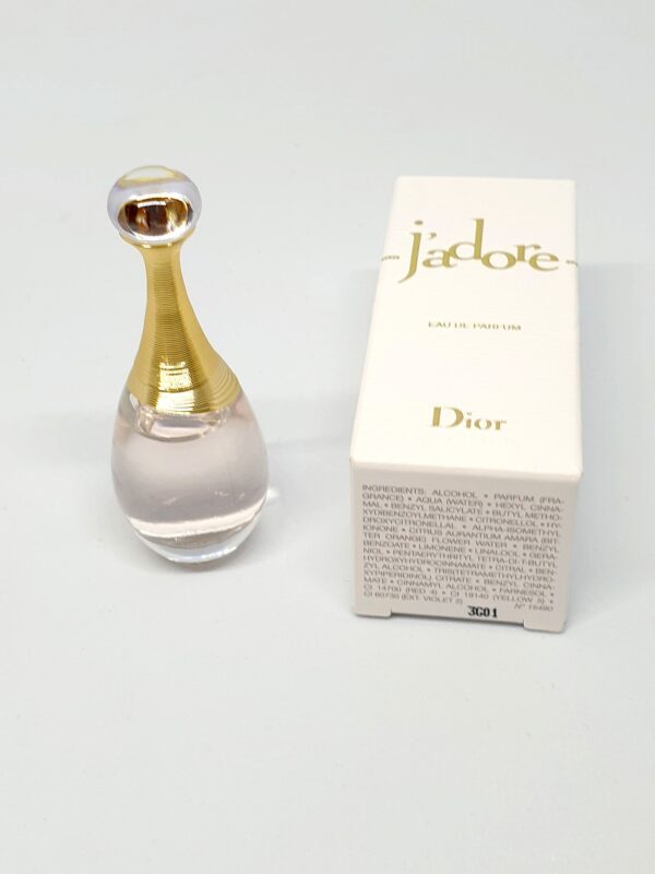 Miniature de parfum J'adore de Dior