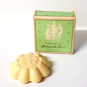 Savon parfumé d'invité rare Mademoiselle Ricci