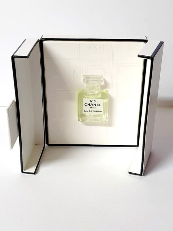 Miniature de parfum n° 5 de Chanel