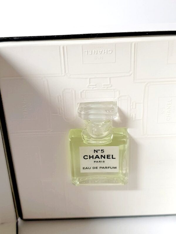 Miniature de parfum n° 5 de Chanel
