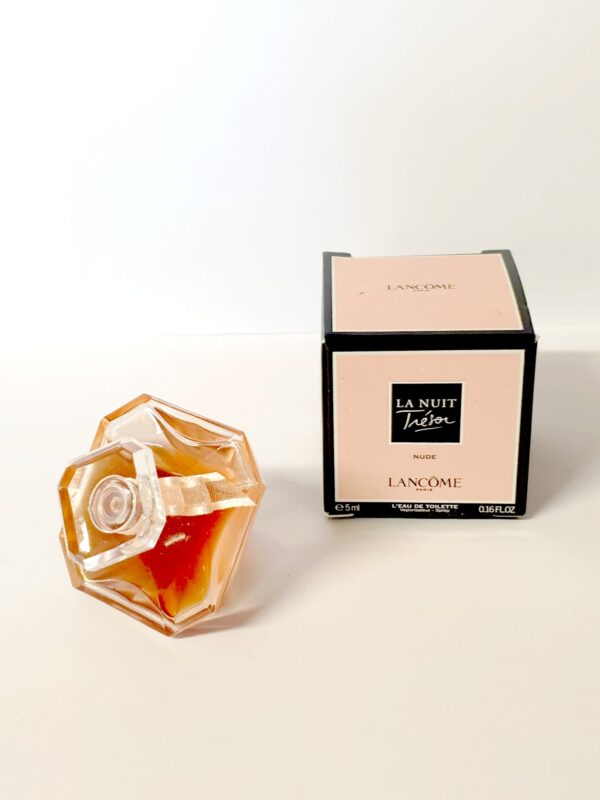 Miniature de parfum La nuit Trésor Nude de Lancôme