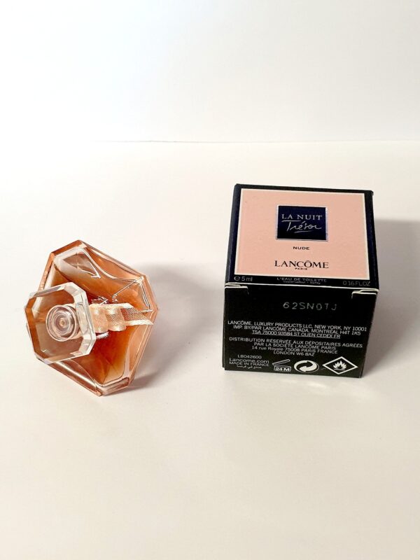 Miniature de parfum La nuit Trésor Nude de Lancôme