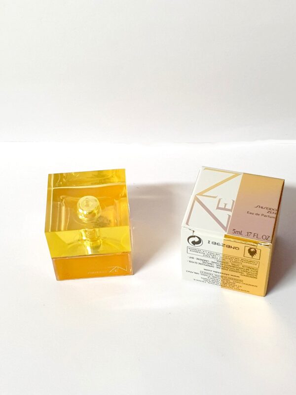 Miniature de parfum Zen de Shiseido