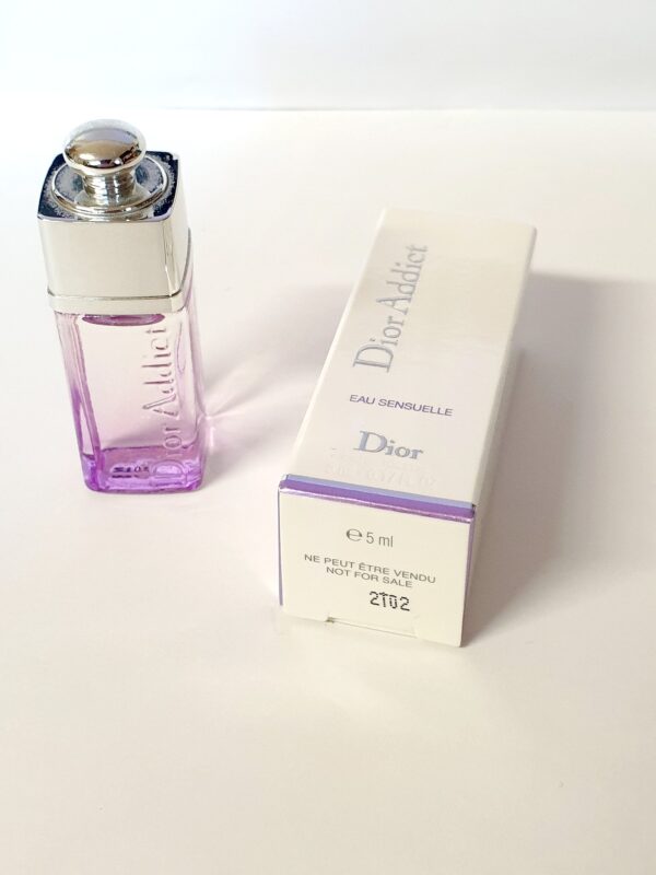 Miniature de parfum Eau sensuelle Dior Addict Dior