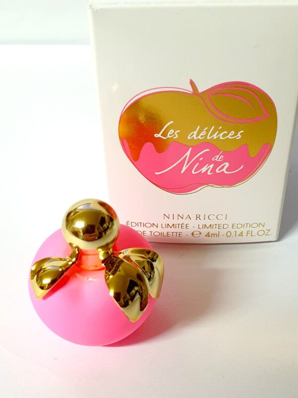 Miniature de parfum les Délices de Nina Edition limitée très rare Ricci