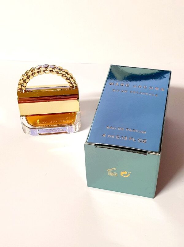 Miniature de parfum Divine Décadence de Marc Jacobs